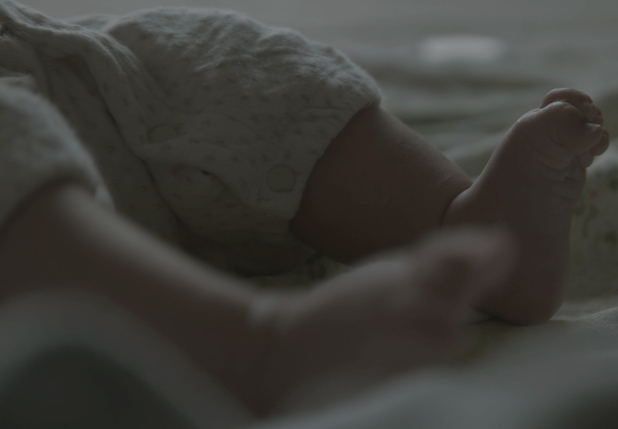 생후 52일 된 딸 두고 "지인과 술자리"…20대 친모 법정구속
