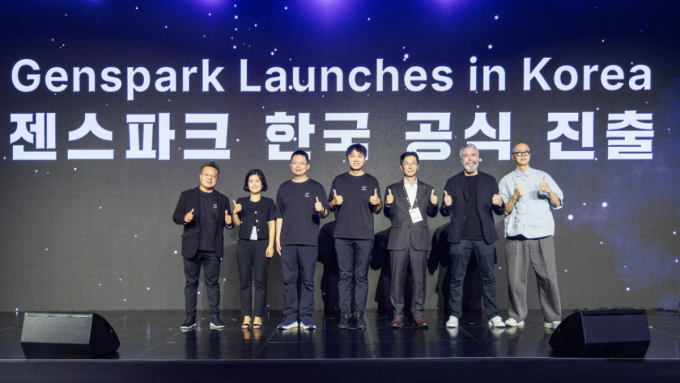 (왼쪽부터)Wen Sang(웬 상) 젠스파크 COO, 백가람 LG유플러스 AX전략제휴팀 팀장, Kay Zhu(케이 주) CTO, Eric Zing(에릭 징) CEO, 이충환 미래에셋 신성장투자1본부 상무, 제미슨 파월 CRO /사진=젠스파크 제공