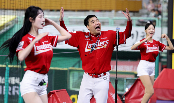 [포토]'민수가 응원할 맛을 찾았다!'