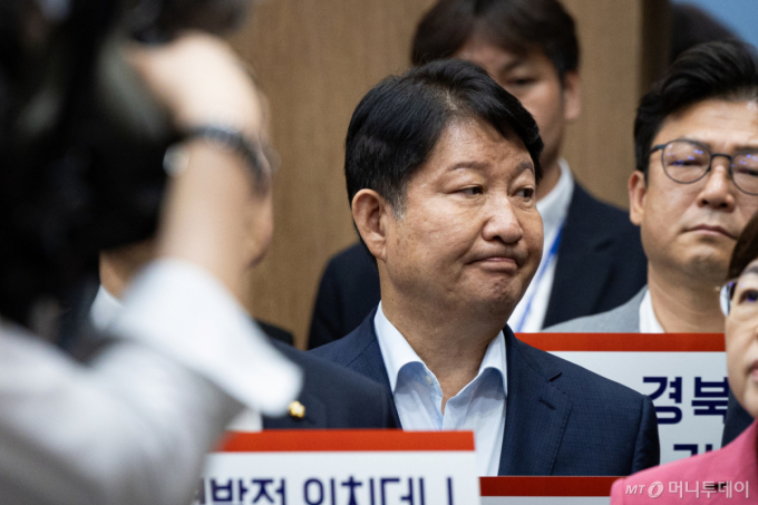 국민의힘 원내지도부, ‘멱살 항의’ 권영진에 “스스로 거취 정해야”