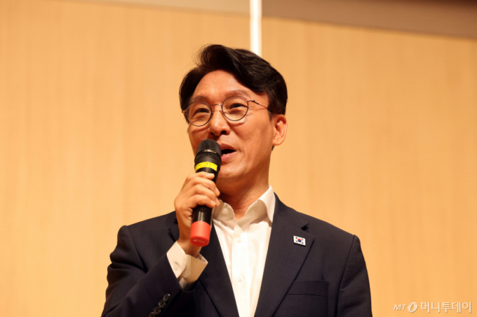 김민석 캠프 "후원금 다 찼다, 요란하게 안알려"…후원회장은 평당원들