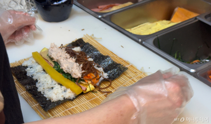"계란 한 판 5천원대→1만원 육박"...빵집도 김밥집도 문 닫을 판