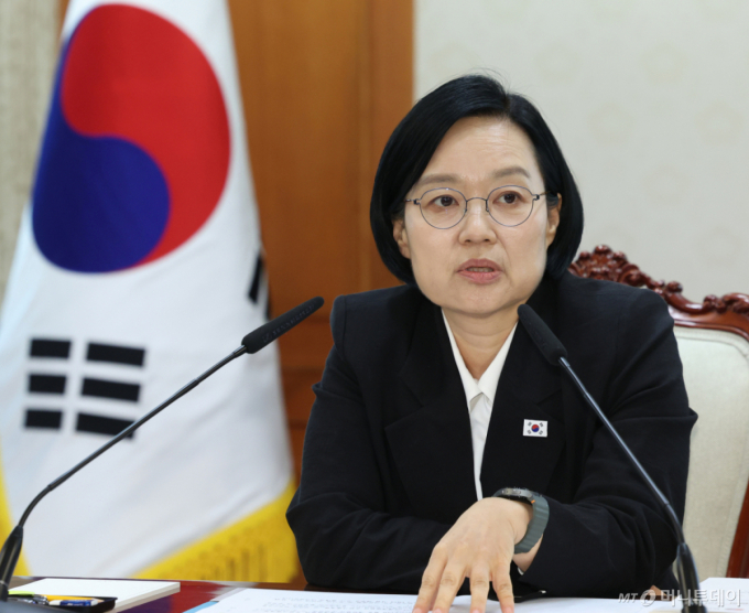 한성숙 총리 "부동산 문제, 어려운 숙제…책임감·무거움 느껴"