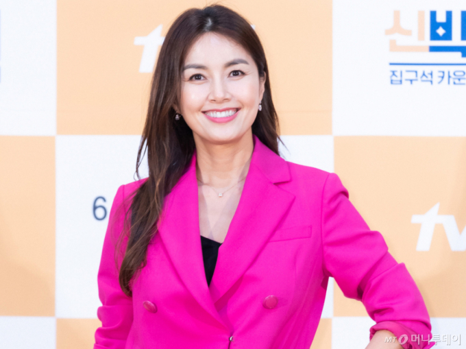 사망설 이어 이번엔 사칭 계정…신애라 "속지 마세요" 당부