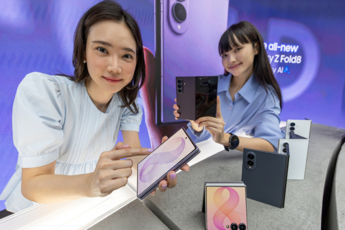 통신3사, '갤럭시 Z 8' 시리즈 사전 판매…512GB를 256GB 가격에