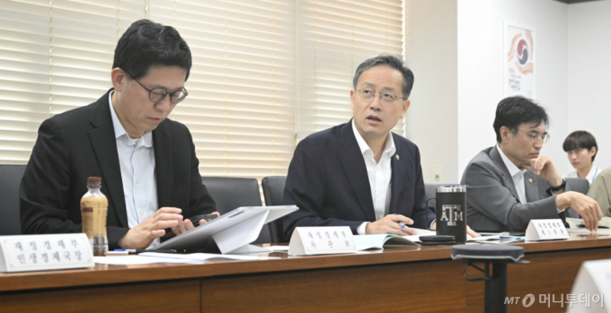 제조업 고용 부진 지속…"부진 업종 대응방안 순차 발표"