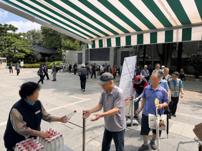 서울시, 냉장보관 5℃ 병물아리수 '폭염 취약계층'에 무료 제공