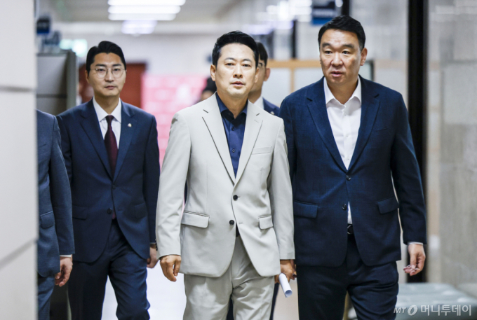 '현역' 평가 기준 손보는 국민의힘…장동혁, 당 지배력↑밑작업