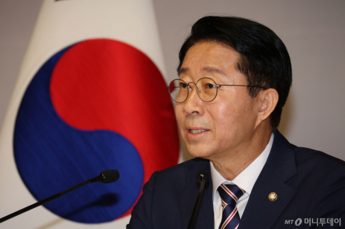 조정식 "현직 대통령 연임, 국민 선택"…국민의힘 "검은 속내 드러내"