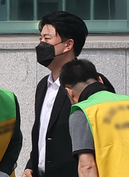 가석방 김호중 "정말 많이 생각"…기존 소속사 안 떠나는 이유가