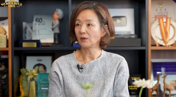 배종옥, 결혼 1년 반 만에 이혼…싱글맘 심경 "홀가분, 더 편했다"