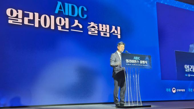 정재헌 SKT 대표 "AI 데이터센터는 지능 수출공장…국가 경쟁력 좌우"