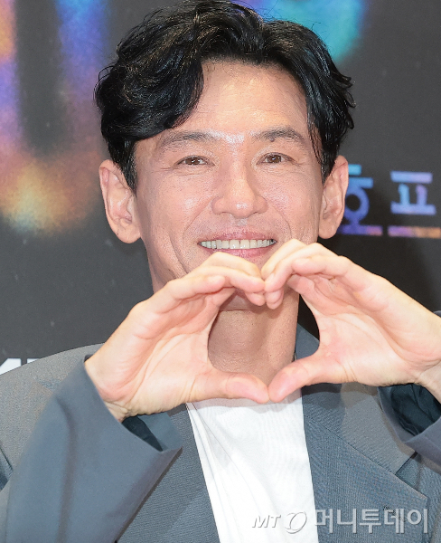"스토커 고소" 황정민, 오늘 예정대로 '호프' 무대인사 참석