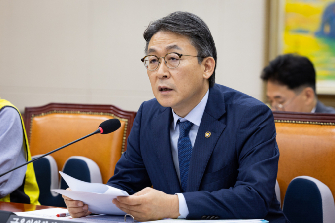 권대영 "해외 금융 CEO 법적 임기 제한 없어…오죽하면 논의하겠나"