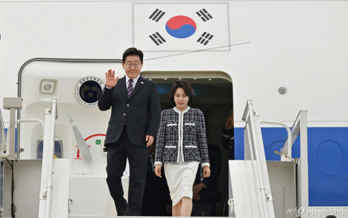 "아름답네요" 이재명 대통령, 칠레 도착…공식방문 일정 '스타트'