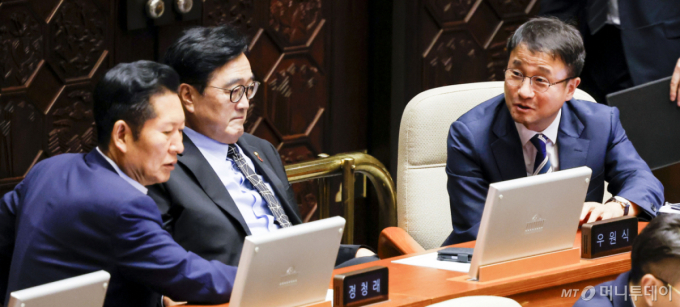 檢 보완수사권 결국 사라진다…10월부터 '수사는 경찰·기소는 검찰'
