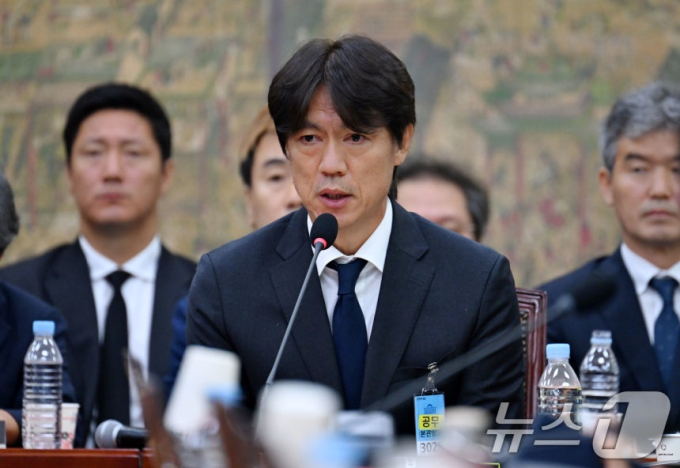 '연봉 38억설' 홍명보 전 감독 "절대 아니다, 훨씬 적다... 공개는 불가"