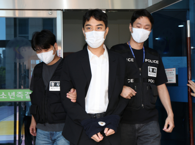 '여중생 성매매 혐의' 최영중 구속…법원 "증거인멸·도주 우려"