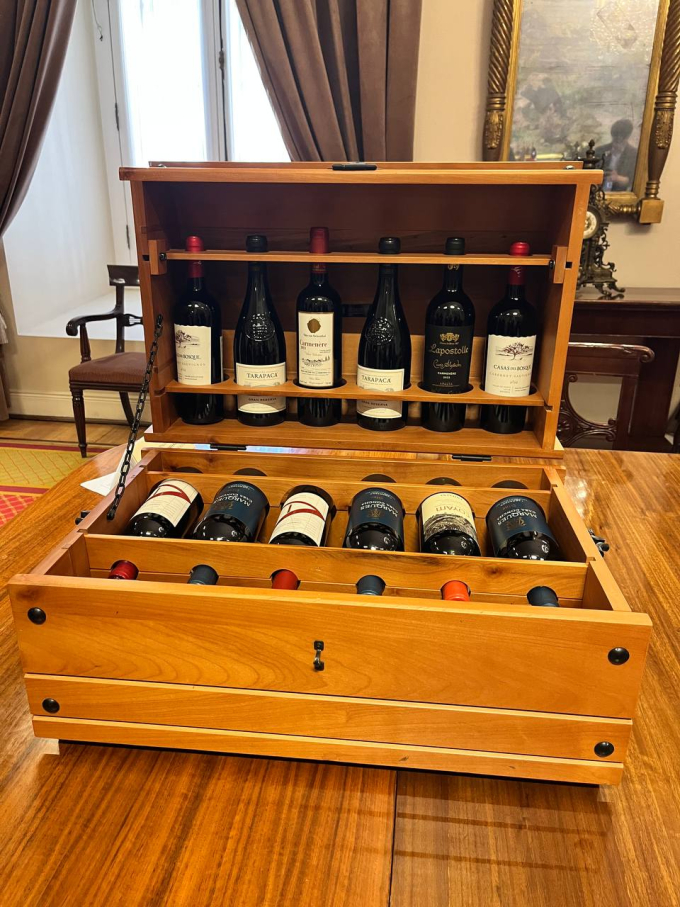 '유기 와인잔' '와인·알파카 담요' 선물 주고 받은 한-칠레 정상
