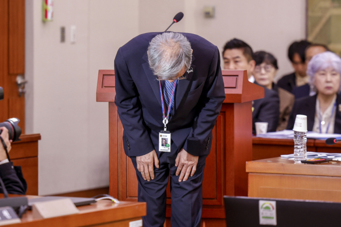 "장관보다 관장이 낫다"던 유홍준, 물러난다…15개월 만에 사임