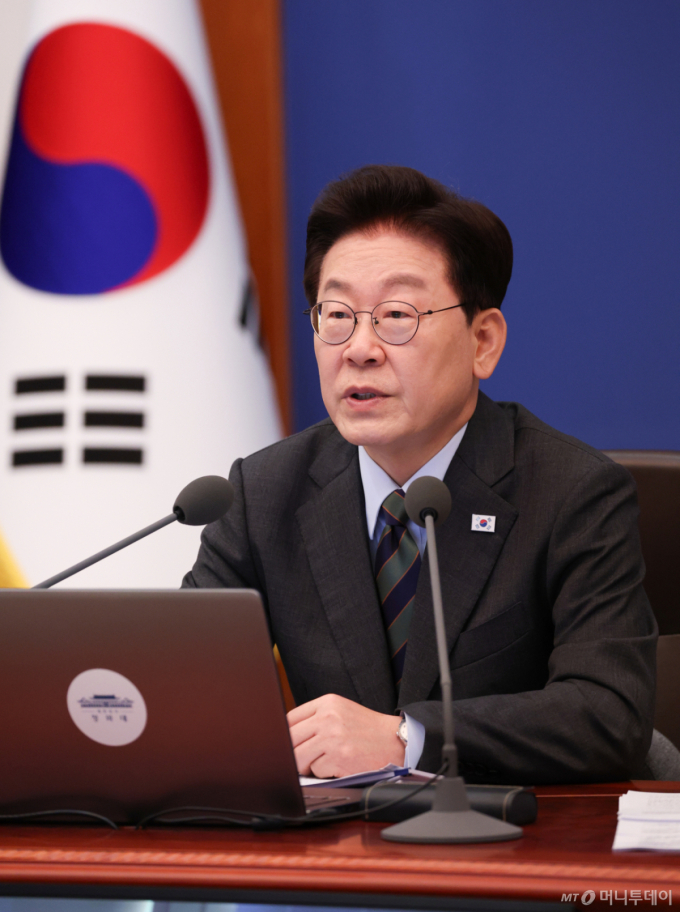 靑 "이재명 대통령, '국민 속인 것' 발언 유시민 처벌 불원"