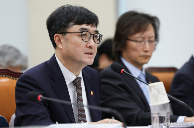 국조실장 "반도체산업, 필수유지업무 지정…관계부처와 협의"
