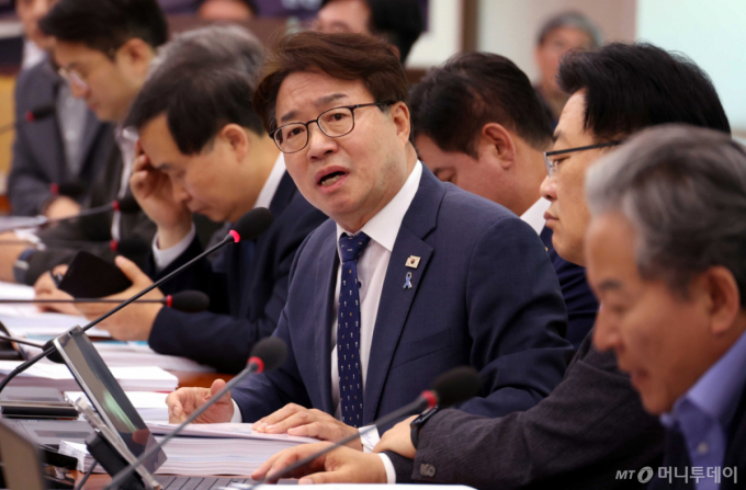 與염태영 "경기공항, 필수 역점 사업…秋 '치적 쌓기' 아니다"