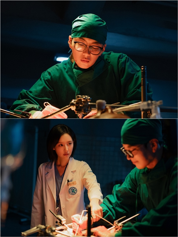 '닥터X' 김지원, 장승조 핏빛 손 막았다...분노·경멸 눈빛