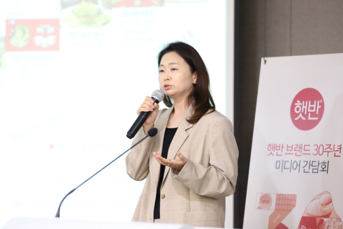 30살 햇반, 2028년 연매출 1.5조 간다…"해외 비중 25%로 확대"