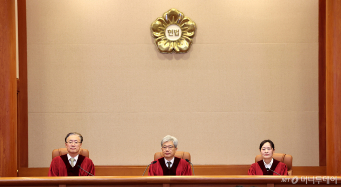 헌재, 13년만에 다시 판단해도 "부모 살해 가중처벌은 합헌"