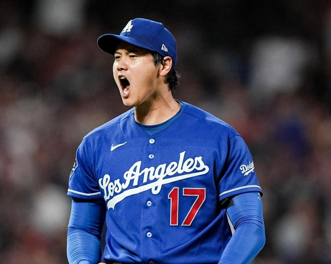 美매체 강력 주장! "투타겸업 오타니는 재앙, 투수 금지해야→거부하면 트레이드시켜라"