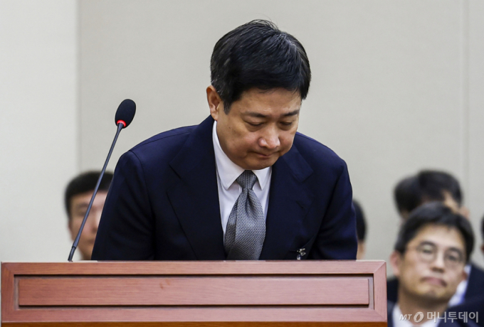 국감서 또 고개숙인 LG U+…與野 "해킹 은폐 시 위약금 면제해야"