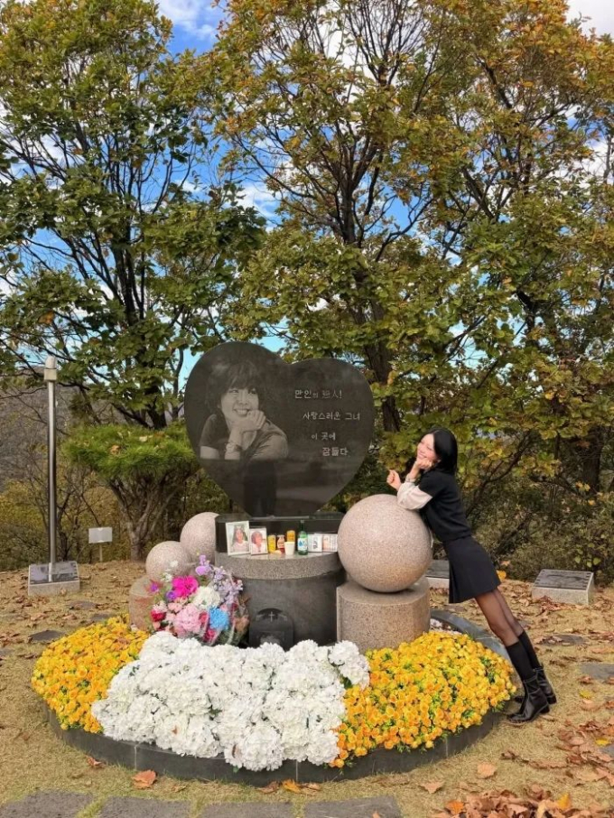 최준희, 故 최진실 묘소 찾아…"엄마한테 힘 받으러"
