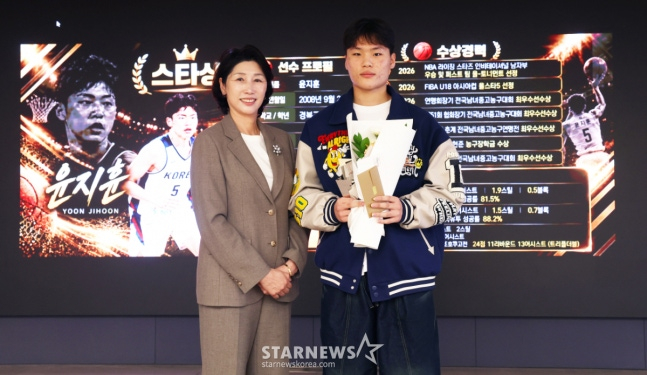 "함께 뛰는 지금이 감사하다" 경복고 윤지훈, '쌍둥이' 윤지원과 나란히 수상 영광... "목표는 NBA, 한국 최고 선수" [2026 퓨처스 스타대상]