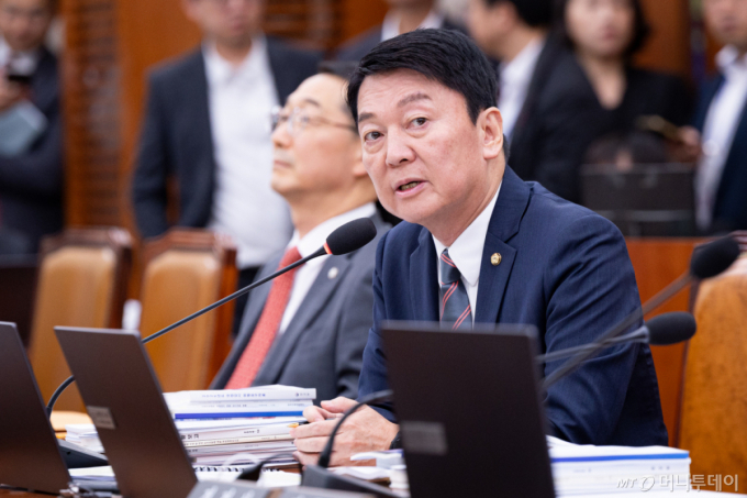 [단독]北인권기록물 보존대책없이 세종 이전부터…통일부와 협의도 안 했다