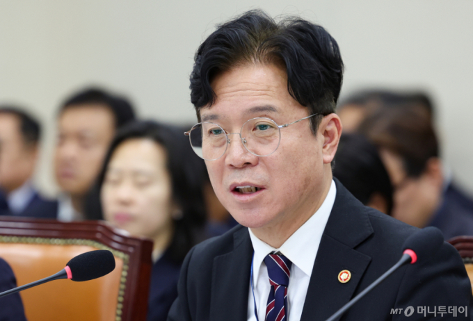 김영훈 고용부장관 "메가특구 성공이 제 소신…노사정 대화 성사돼야"