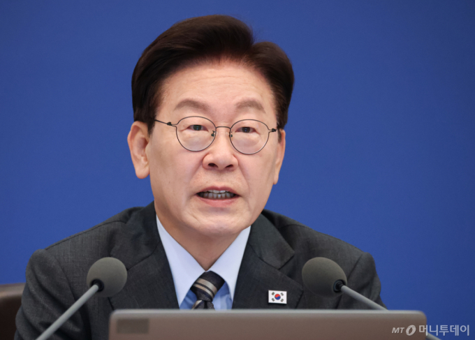 李대통령 '산후조리원 다문화 우대' 논란에 "역차별 안돼, 시정해야"