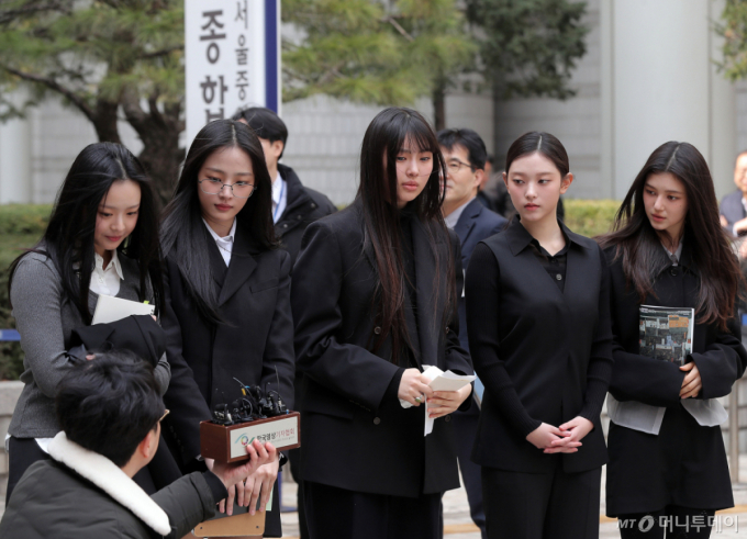'뉴진스 뮤비 소송' 어도어 승소…2심도 "돌고래유괴단이 10억 배상"