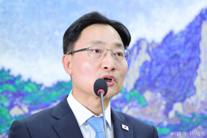 '국회 데뷔전' 임광현 비서실장 "국민 어려움 잘 알아…3대 사회정책 최우선 과제"