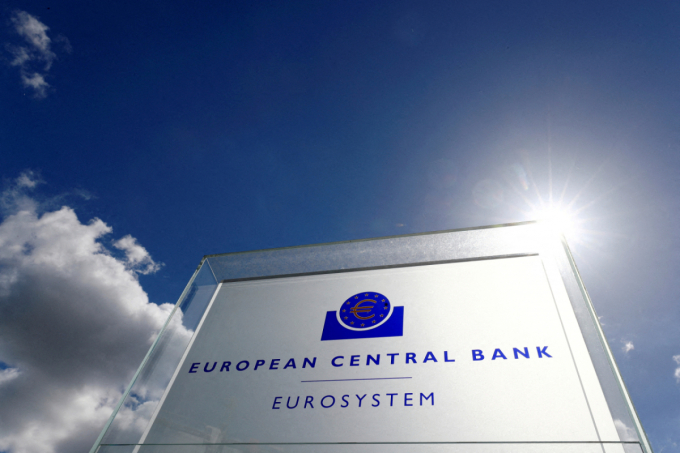 ECB, 예상대로 예금금리 2.5%로 동결