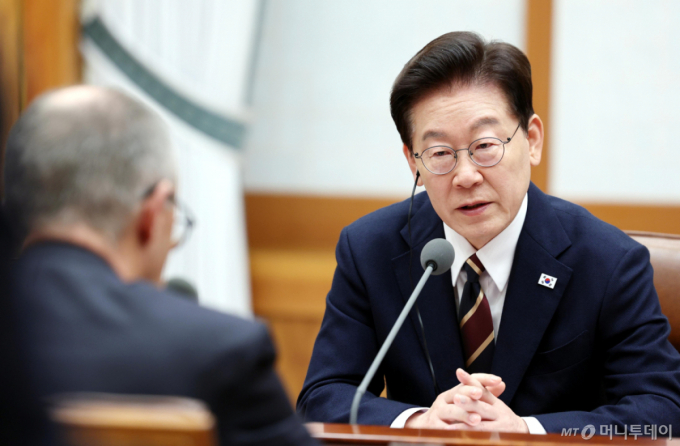 李대통령 지지율 39%로 하락…민주·국힘 격차 5%P '최소'