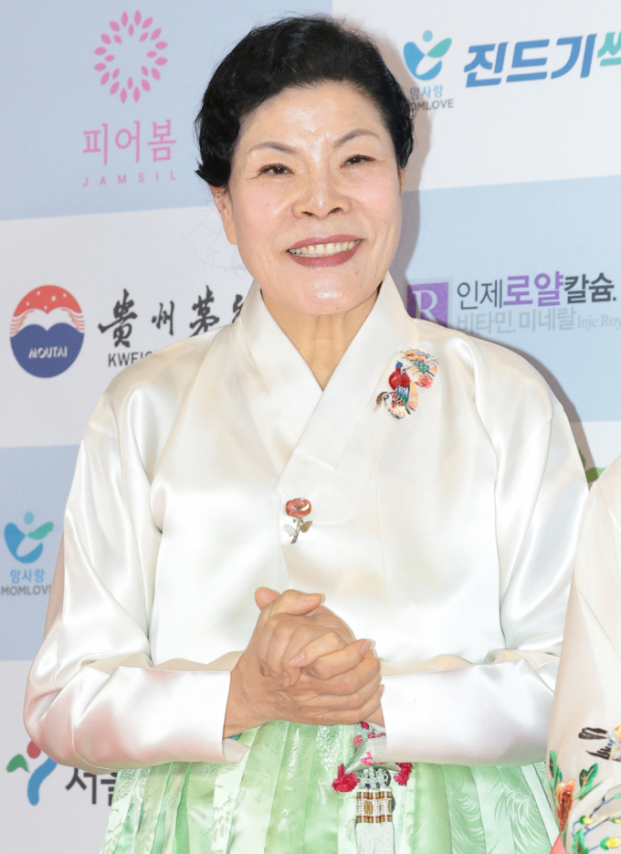 故 최불암 '마지막 의상'은 박술녀 수의..."1년 전부터 준비했죠"