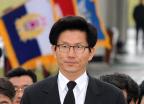 '대선 출마 선언' 김문수 도지사, 국립현충원 참배