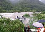 '태풍 나크리'에 청도 야영장서 7명 사망, 100 여명 고립