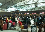 설 연휴 앞두고 붐비는 인천공항
