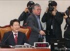 '강원랜드 수사 외압 의혹' 권성동 사퇴 촉구, 법사위 파행