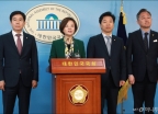 국민투표법 심사 행안소위 파행...'한국당 적극 협조하라'