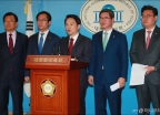 남경필, 지역특구법 폐지 촉구 기자회견