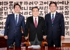 한국당 불참 속 원내대표 회동