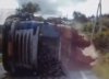 [영상] 25톤 덤프트럭 뒷바퀴 '펑'…마주 오던 SUV 날벼락